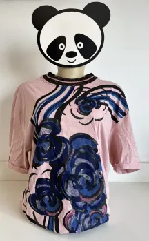 H45 - camiseta rose com estampa florida azul marinho e preto - PatBo para Hering (produto novo, doado pela marca)